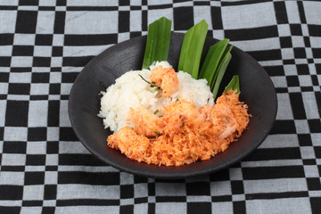 Sticky rice with stir-fried grated coconut,shrimp