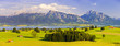 Panorama Landschaft im Allgäu in Bayern mit Alpen und Forggensee