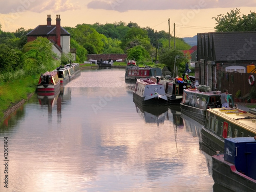 Cuadros en Lienzo views from the towpath worcester and birmingham canal worestersh