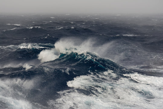 Fototapete - ocean wave in the indian ocean during storm