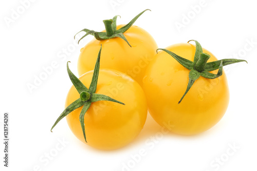 fresh dutch yellow tasty tom tomatoes on a white background Tablou Canvas