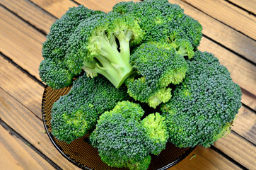 Wall Mural - broccoli on table