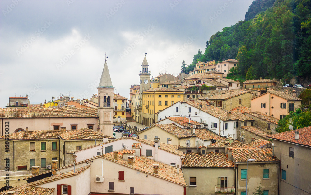 Obraz na płótnie View of the village from the fortress of San Marino Republic w salonie