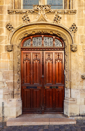 Heavy Closed Wooden Double Door At An Old Church Above The Arch Are 500 F 129659401 Mmclbo4qiliklutm8zt0aq80ywl8yybb Jpg