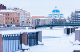 Fototapeta Młodzieżowe - Winter view of the Fontanka River in the vicinity of the English bridge in St. Petersburg, Russia