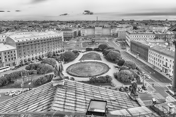 Wall Mural - Panoramic view over St. Petersburg, Russia, from St. Isaac's Cat