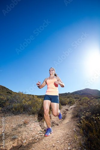 wide fitting trail runners