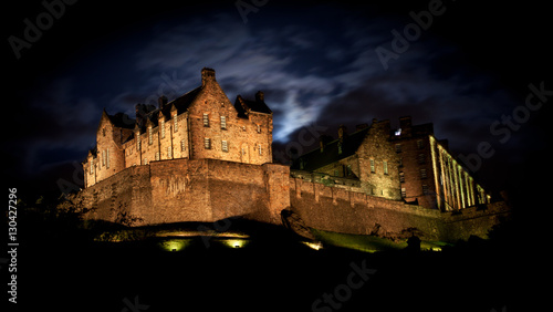 Plakat Zamek w Edynburgu w nocy.