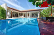 © yingtanthawarak - Exterior Modern tropical Villa with swimming pool