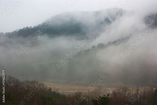 霞がかる山里 Mist On Mountains Adobe Stock でこのストック画像を購入して 類似の画像をさらに検索 Adobe Stock 霞がかる山里 Mist On Mountains Adobe Stock でこのストック画像を購入して 類似の画像をさらに検索 Adobe Stock