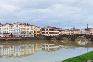 Canvas Print - view of Ponte alla Carraia over Arno in autumn