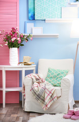 Wall Mural - Beautiful room interior with pink folding screen