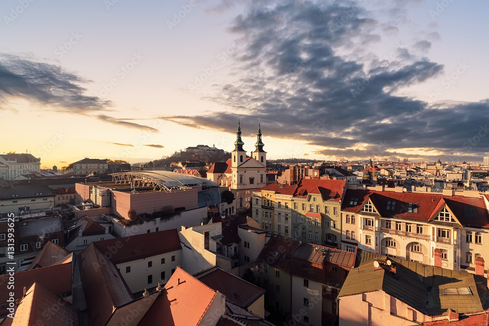 Obraz na płótnie Evening over the city of Brno, Morawia, Czech Republic w salonie