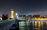 Fototapeta Londyn - Big Ben, English parliament and Westminster Bridge view at night