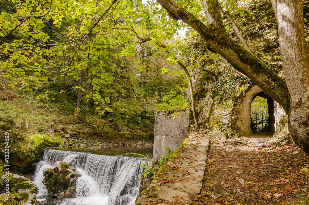 Noiraigue Val De Travers Jura Schlucht Areuseschlucht Areuse noiraigue-val-de-travers-jura-schlucht-areuseschlucht-areuse
