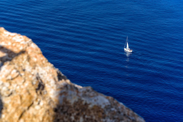 Fototapete - Segelyacht im Mittelmeer