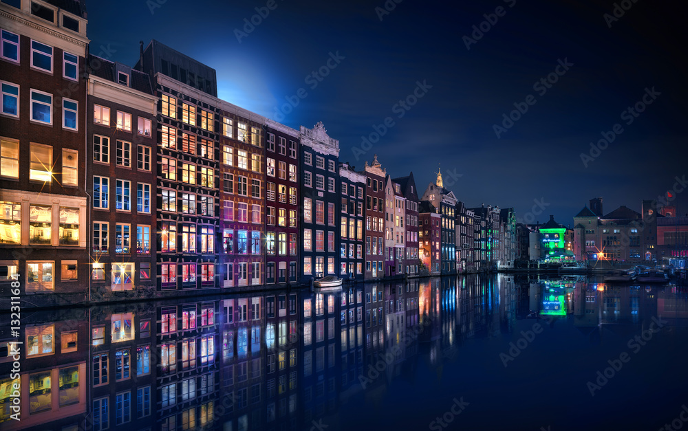 Obraz na płótnie Amsterdam Windows Colors - Netherlands w salonie
