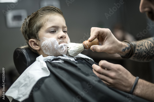 Fényképezés  Funny shaving of little boy