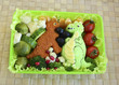 Динозавр сделан из риса. Творческая еда для хорошего настроения и аппетита. Kyaraben, bento