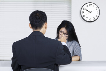 Canvas Print - Female worker scolded by her boss