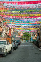 Naklejka na meble rue colorée medellin