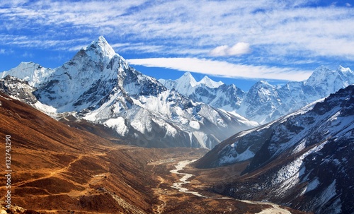 Dekoracja na wymiar  widok-na-gore-ama-dablam-z-pieknym-niebem