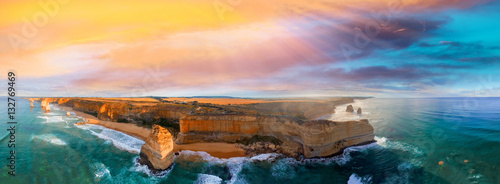 Fotomural Panoramic aerial view of Twelve Apostles coastline at sunset, Gr