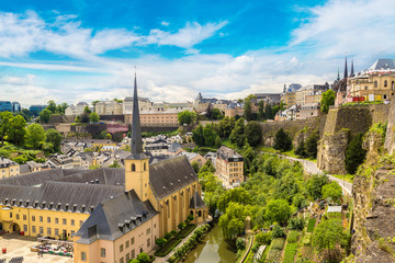 Fototapete - Panoramic cityscape of Luxembourg
