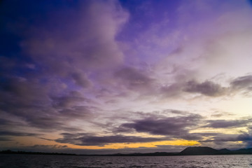 Wall Mural - Dramatic sunset over the shoreline