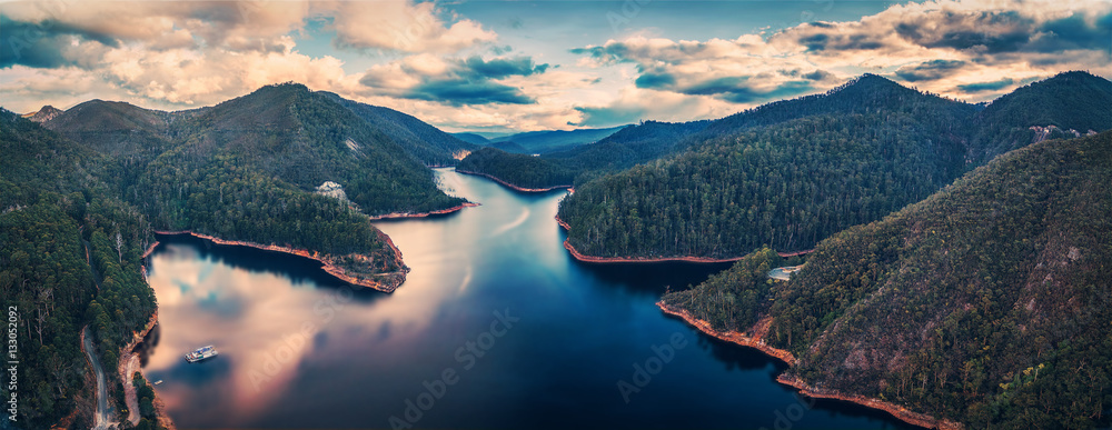 Beautiful Cethana lake and surrounding forest aerial panorama. Cethana, Tasmania, Australia - obrazy, fototapety, plakaty 