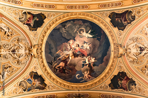 Fotografie, Obraz Painting decorated ceiling of an ancient Christian Cathedral.