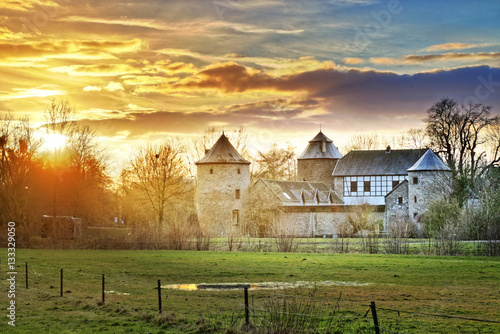Ratingen Wasserburg Haus Zum Haus In Abendstimmung Buy This