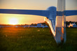 Segelflugzeug im Sonnenuntergang