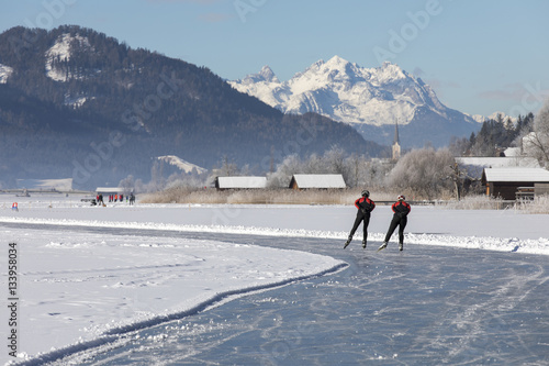 Plakat Jazda na łyżwach na Weissensee w Karyntii, Austria