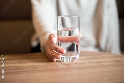 水の入ったコップを持つ女性 Buy This Stock Photo And Explore Similar Images At Adobe Stock Adobe Stock 水の入ったコップを持つ女性 Buy This Stock Photo And Explore Similar Images At Adobe Stock Adobe Stock