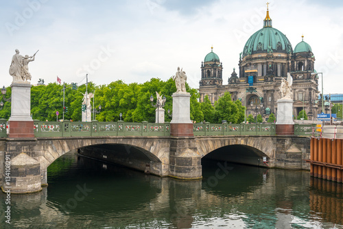 Zdjęcie XXL Berlin Mitte, Maj 18, 2016: Berliński Katedralny kościół. Niemiecki B