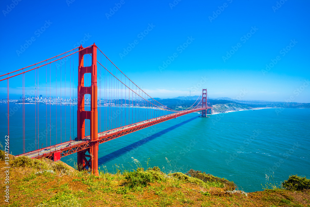Fotovorhang - Golden Gate Bridge in San Francisco, California, USA - Daytime