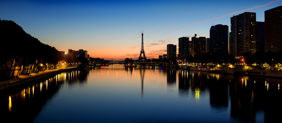 Fototapete - Parisian morning landscape