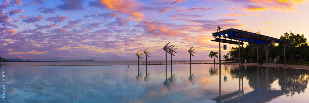 The Cairns Lagoon at sunrise in Tropical North Queensland - obrazy, fototapety, plakaty 