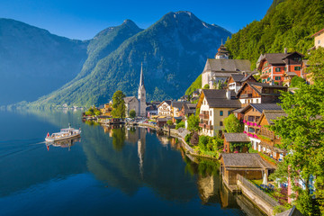 Wall Mural - Postcard view of Hallstatt in summer, Salzkammergut, Austria