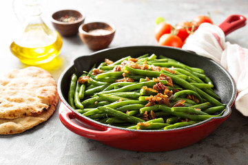 Canvas Print - Green beans with caramelized pecans