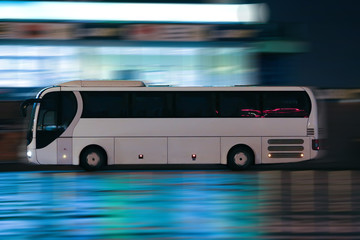 Canvas Print - bus moves on night city