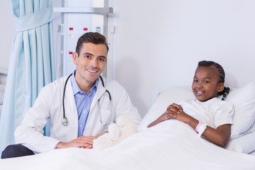 Poster - Portrait of doctor and girl patient