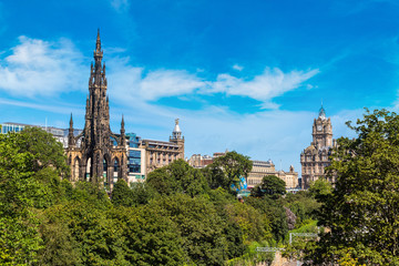 Wall Mural - Walter Scott Monument in Edinburgh