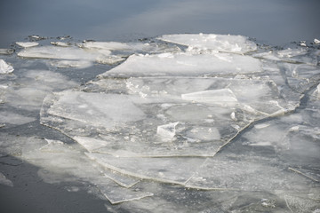  Eisschollen auf dem Neckar