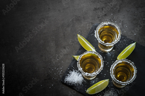 Cuadros en Lienzo Tequila shot with lime and sea salt