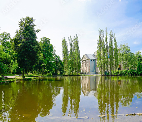 Meiningen Theater Und Englischer Garten Kaufen Sie Dieses Foto