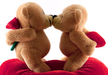 teddy bears kissing