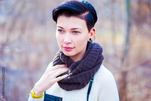 Calm Girl With Blue Eyes And Short Black Hair Kaufen Sie