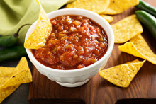 Red Tomato Spicy Salsa With Chips